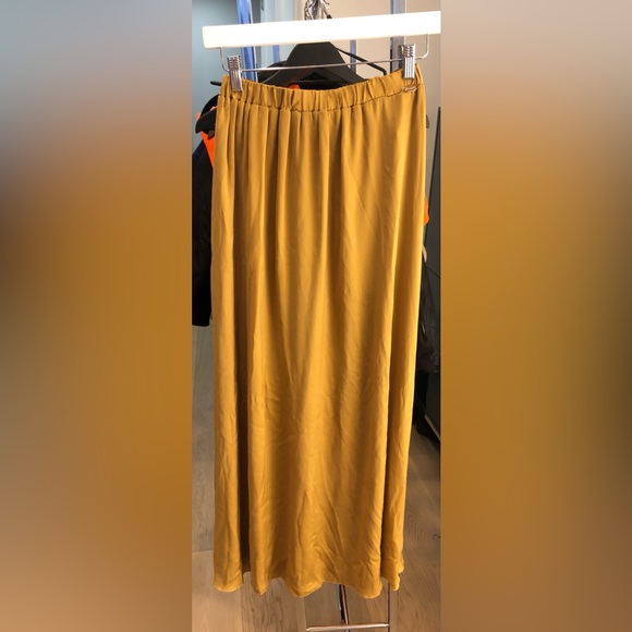Fornarina Dresses & Skirts - FORNARINA Gold/Mustard Yellow Women’s Flowy Polyester Maxi Skirt (M)